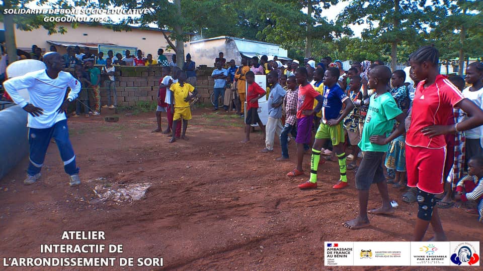 Activités interactives menées sur l'esplanade du Bureau d'arrondissement de SORI